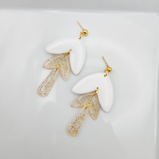 Leaf drop earrings white with gold