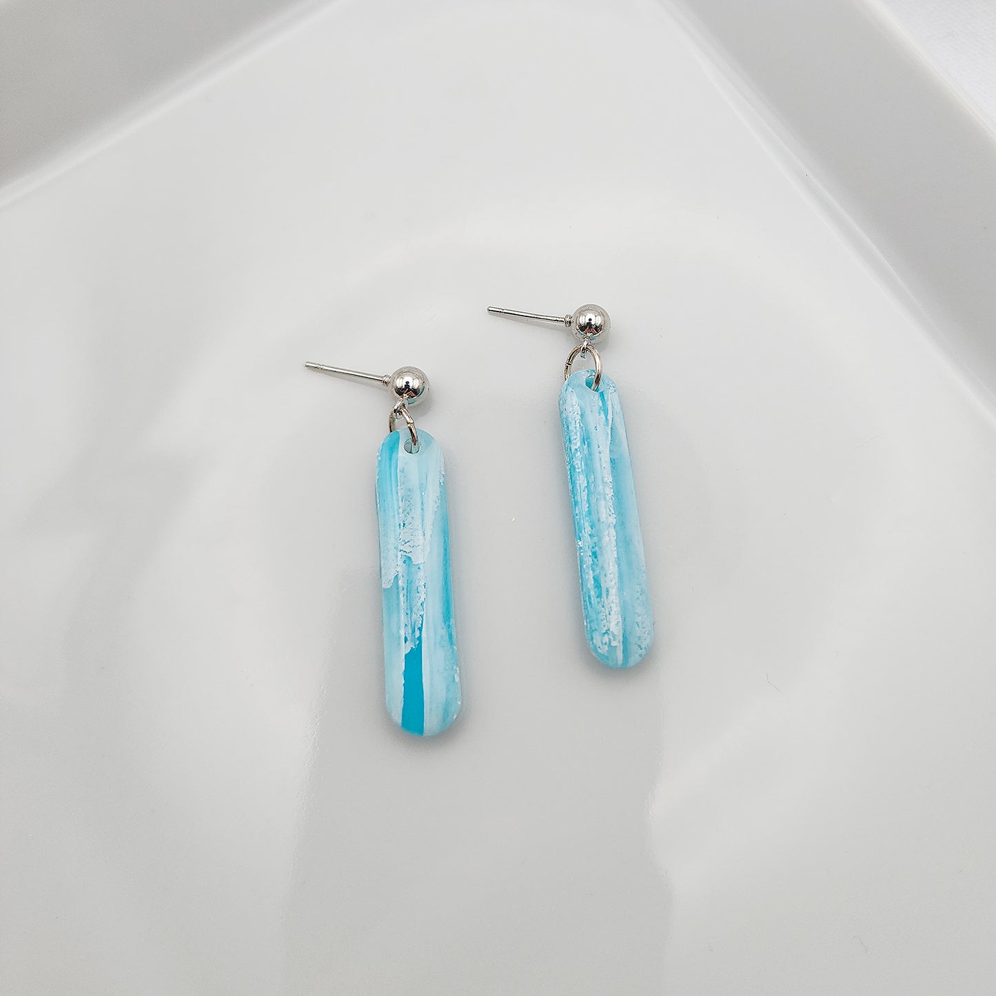 Oblong blue minimalist earrings