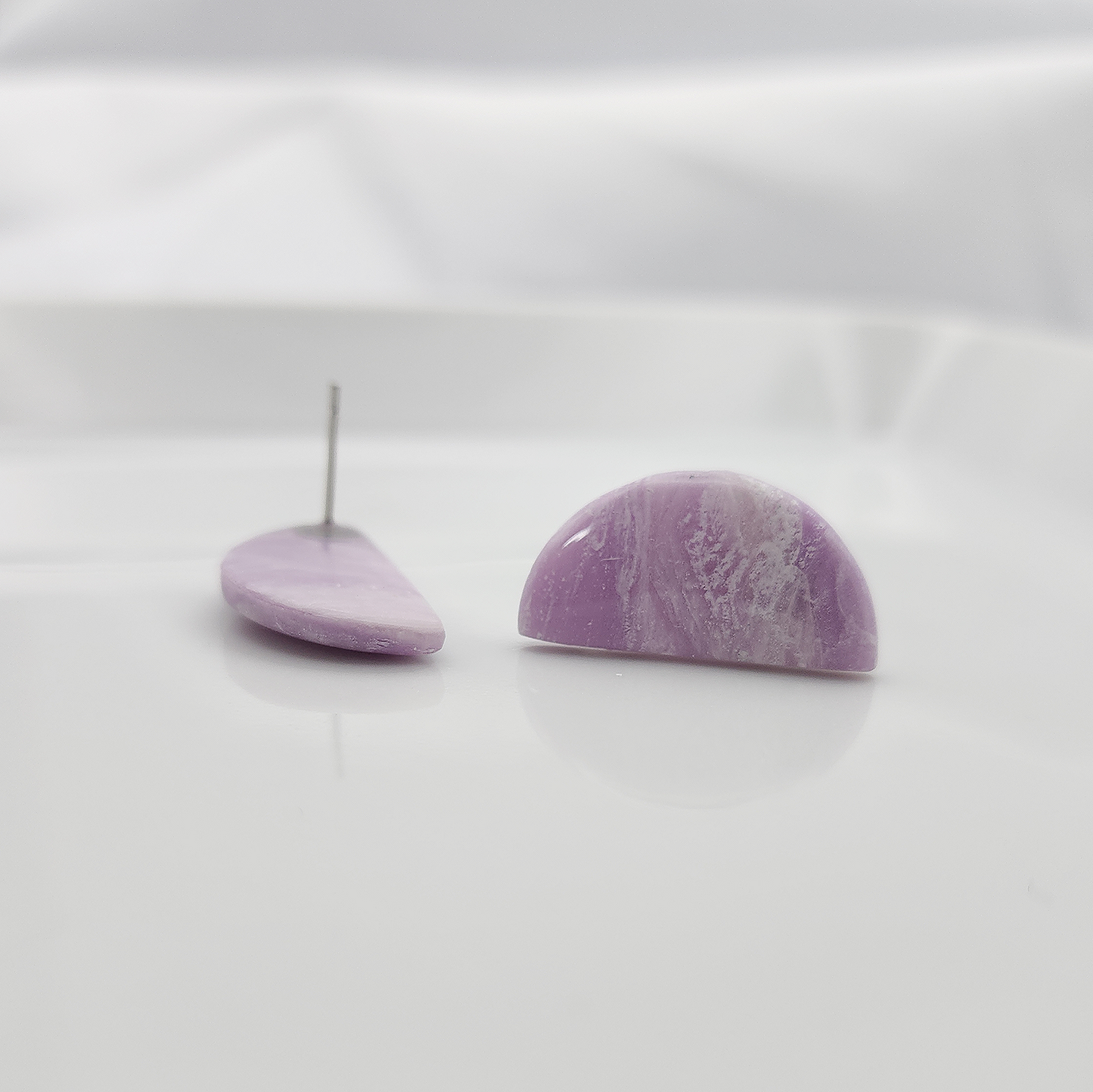 Violet semicircle earrings