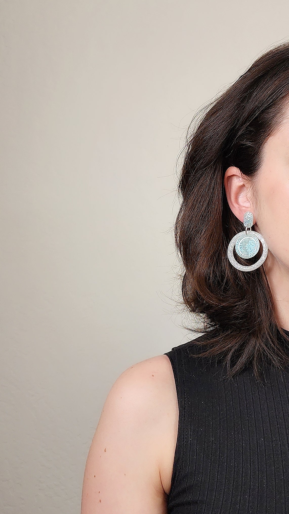 Christmas snowflake rounds dangle earrings